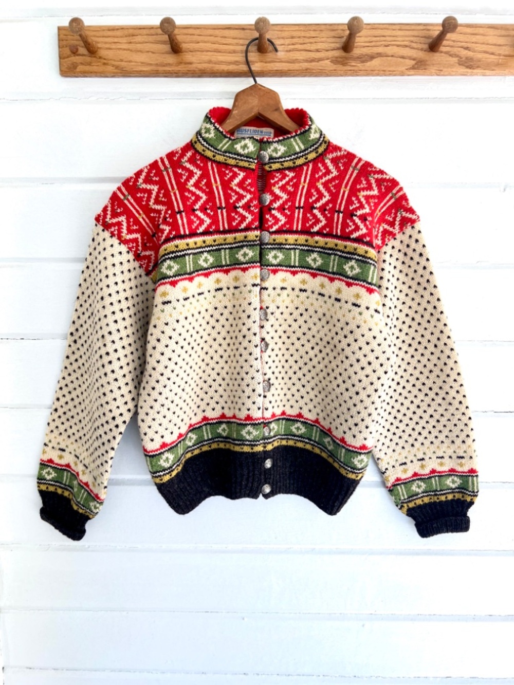 Vintage HUSFLIDEN OSLO Hand Knit Nordic Fair Isle Cardigan - 41" Chest